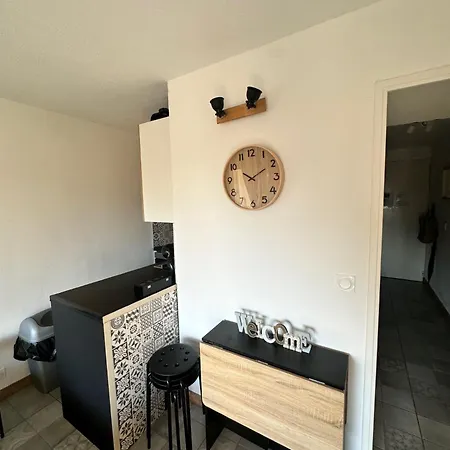 Appart. F2 Apercu Port De Santa Lucia St Raphaël Appartement *